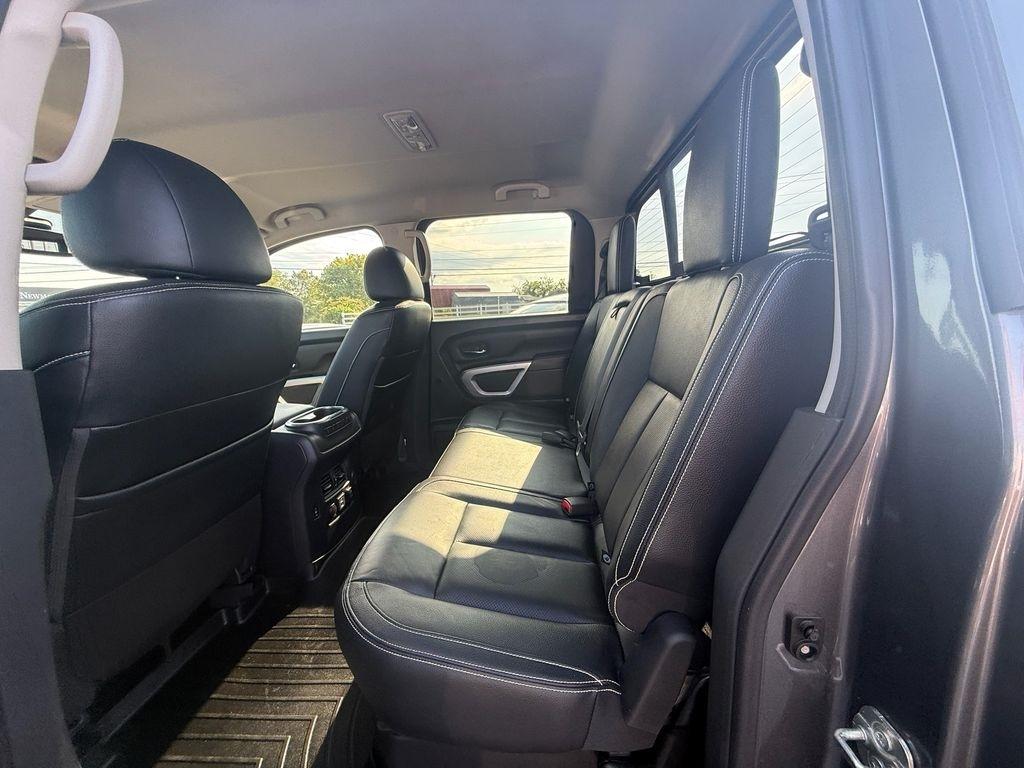 Nissan Titan PRO-4X Crew Cab 4WD 2019