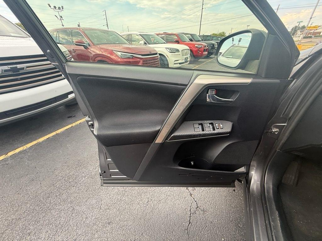 Toyota RAV4 XLE AWD 2015