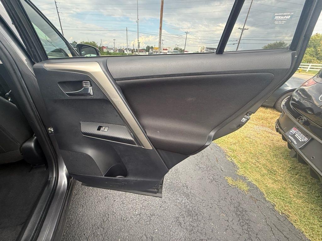 Toyota RAV4 XLE AWD 2015