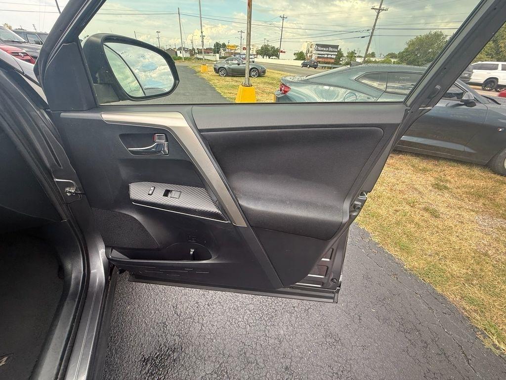 Toyota RAV4 XLE AWD 2015