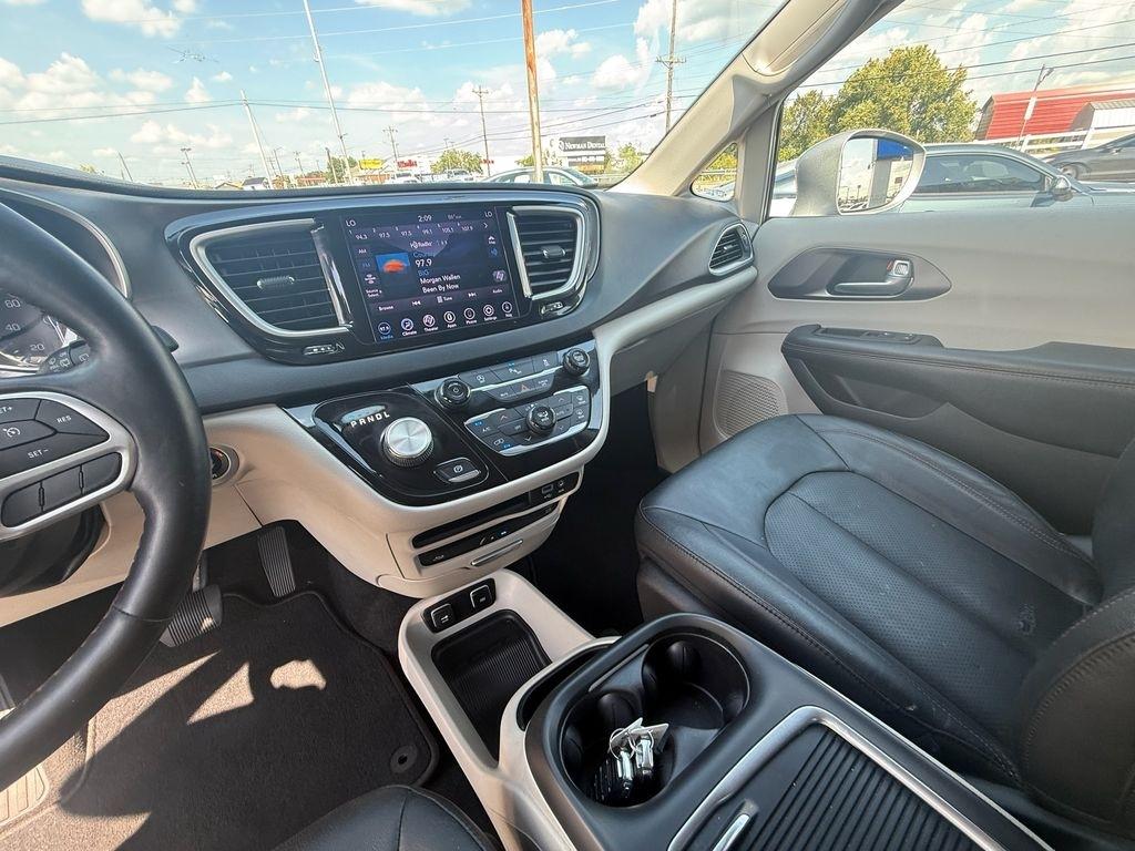 Chrysler Pacifica Touring-L Plus 2020