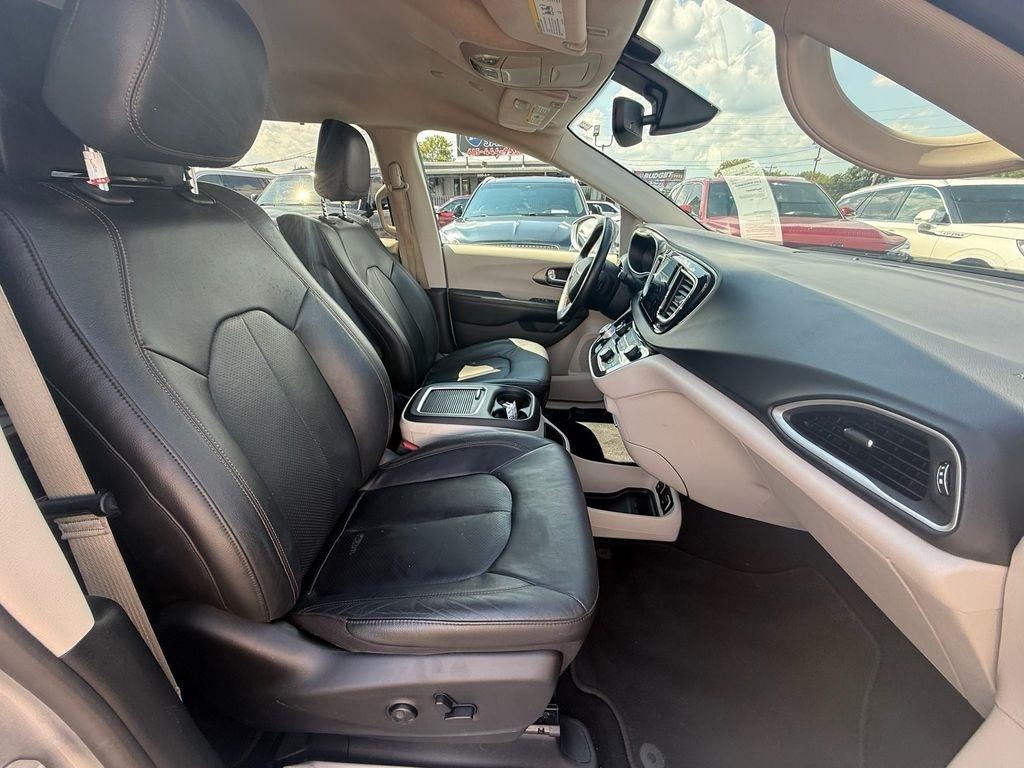 Chrysler Pacifica Touring-L Plus 2020