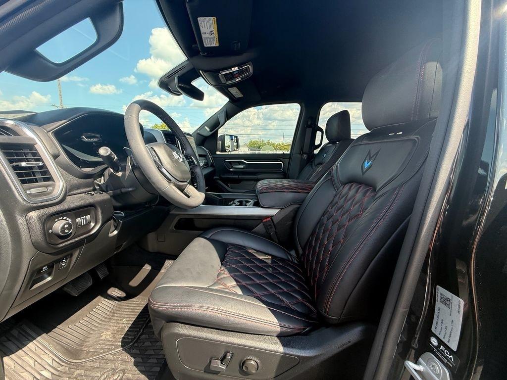 RAM 1500 Big Horn Crew Cab SWB 4WD 2026