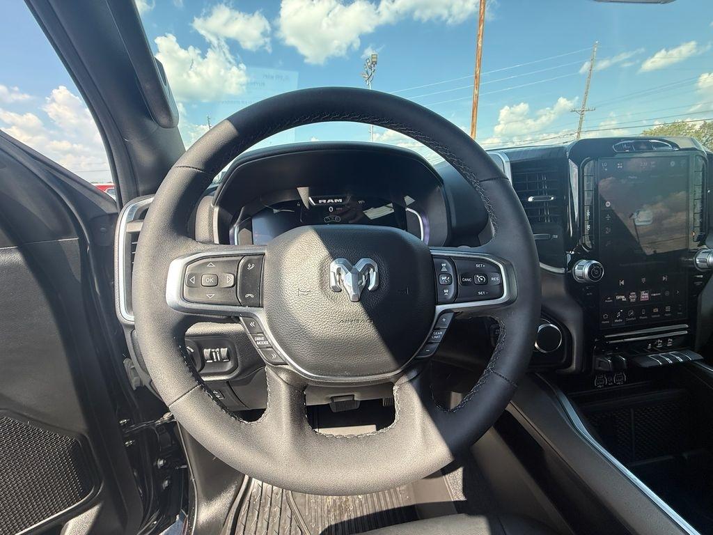 RAM 1500 Big Horn Crew Cab SWB 4WD 2026