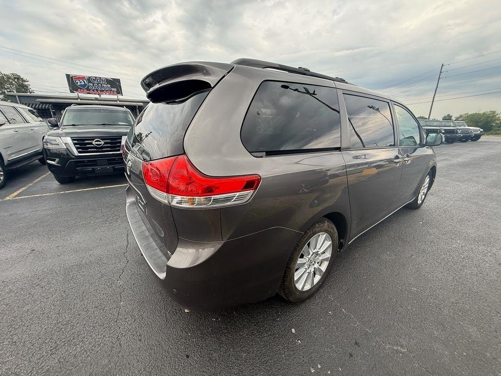 Toyota Sienna XLE FWD 8-Passenger V6 2014