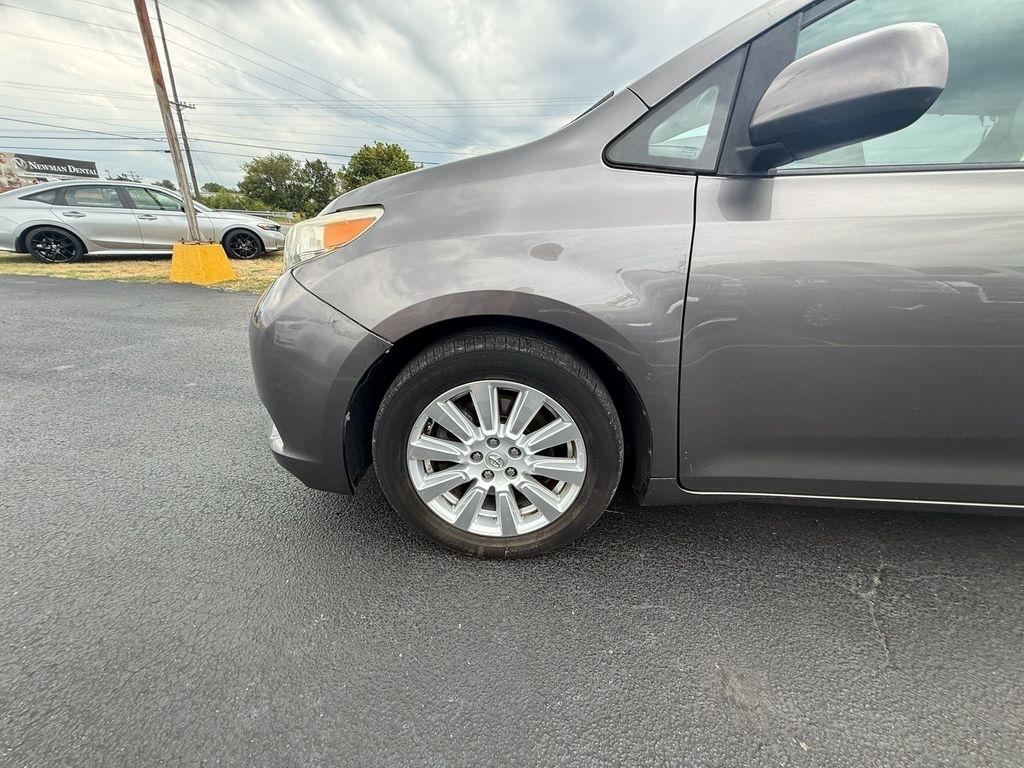 Toyota Sienna XLE FWD 8-Passenger V6 2014