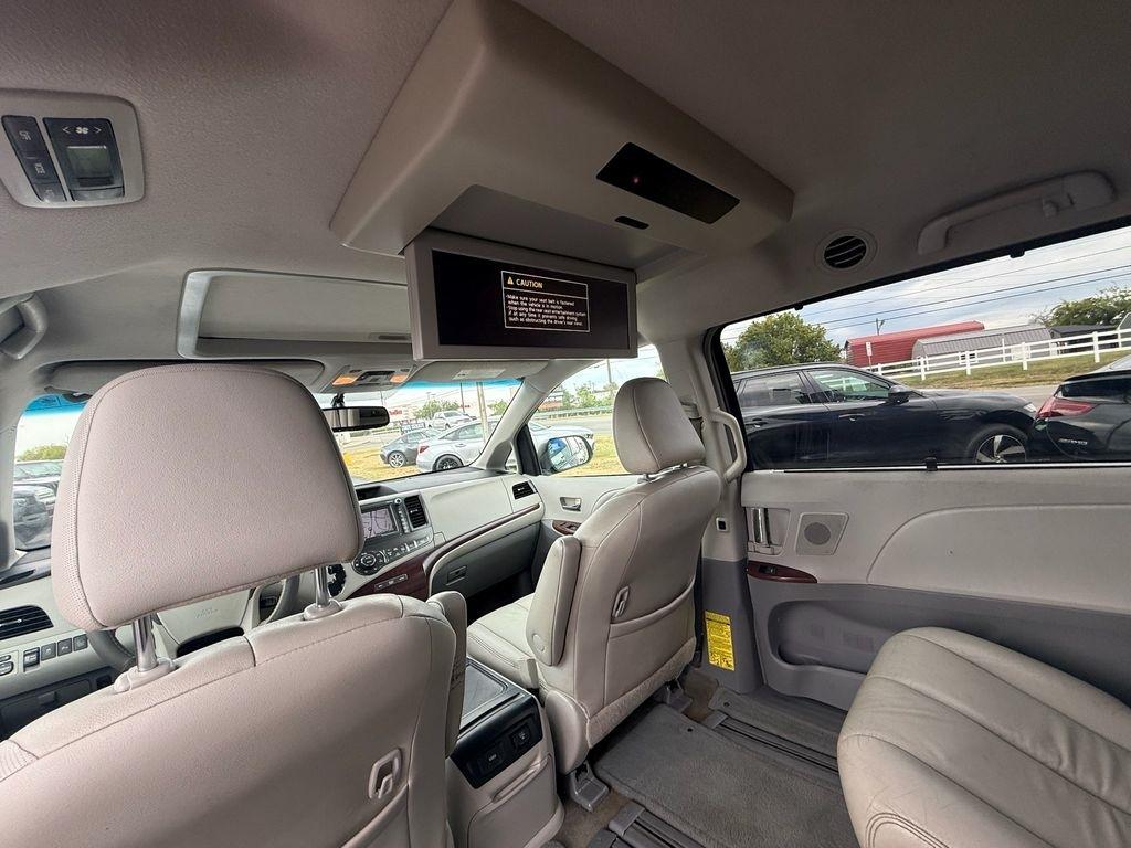 Toyota Sienna XLE FWD 8-Passenger V6 2014