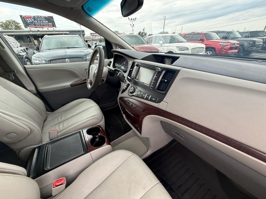 Toyota Sienna XLE FWD 8-Passenger V6 2014