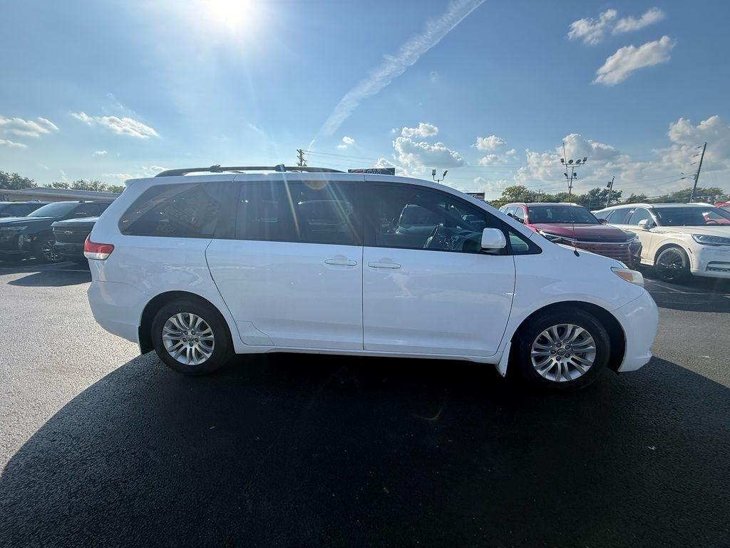 Toyota Sienna XLE FWD 8-Passenger V6 2014