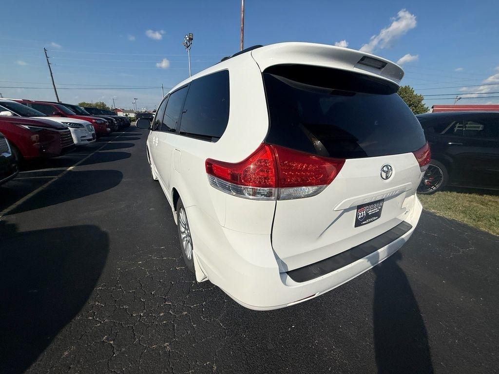 Toyota Sienna XLE FWD 8-Passenger V6 2014