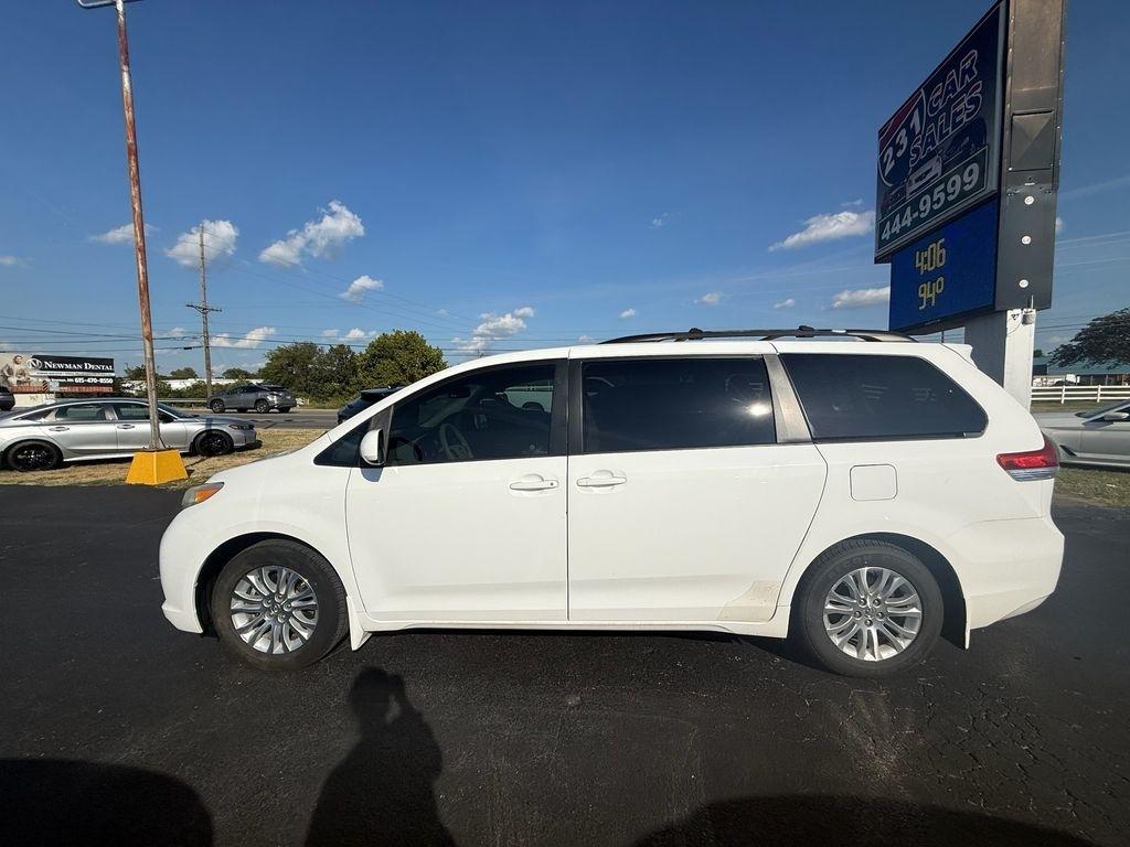 Toyota Sienna XLE FWD 8-Passenger V6 2014
