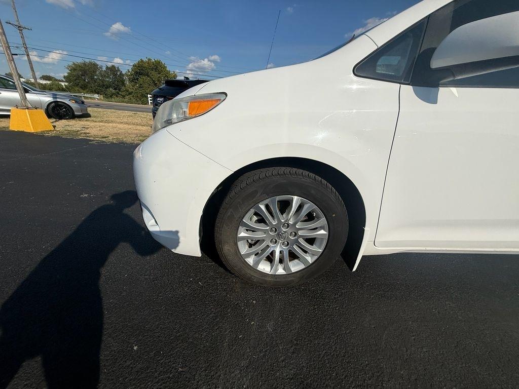 Toyota Sienna XLE FWD 8-Passenger V6 2014