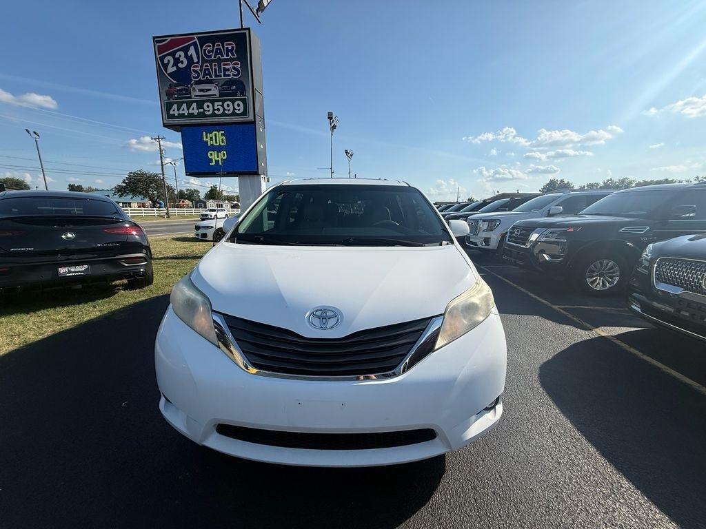 Toyota Sienna XLE FWD 8-Passenger V6 2014