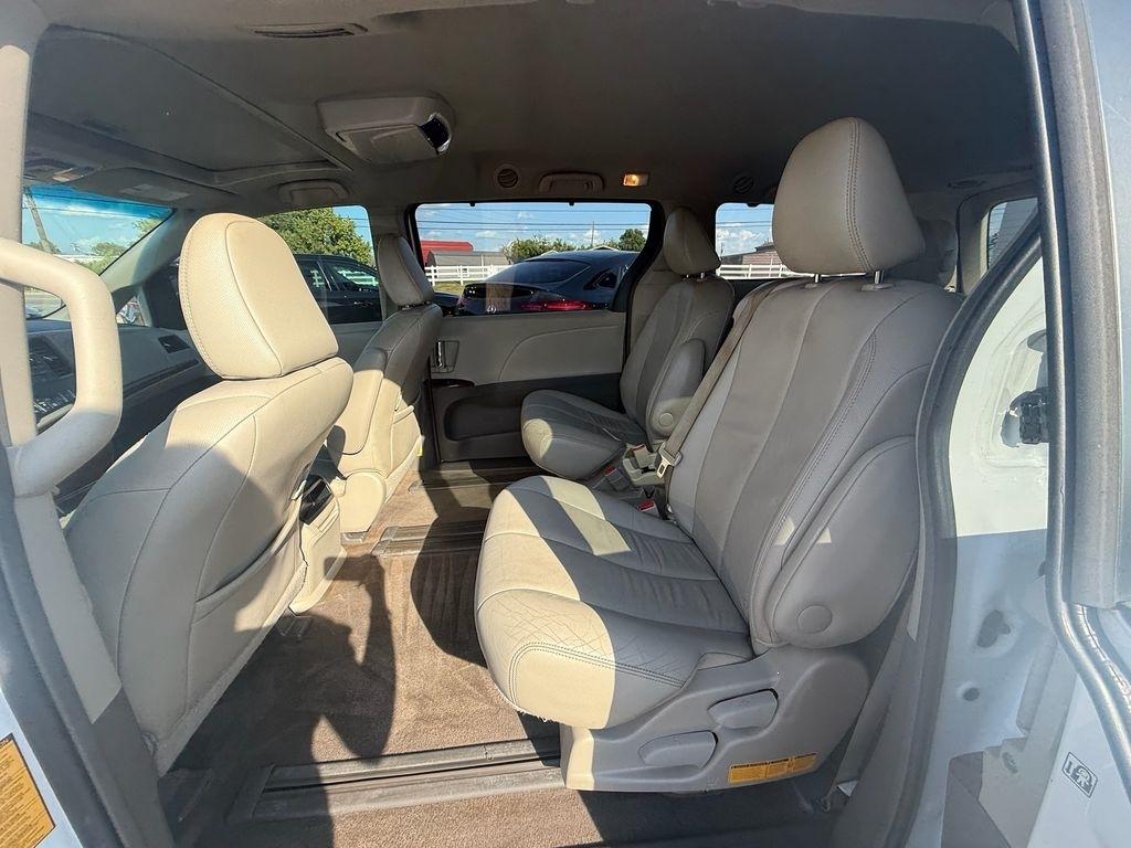 Toyota Sienna XLE FWD 8-Passenger V6 2014