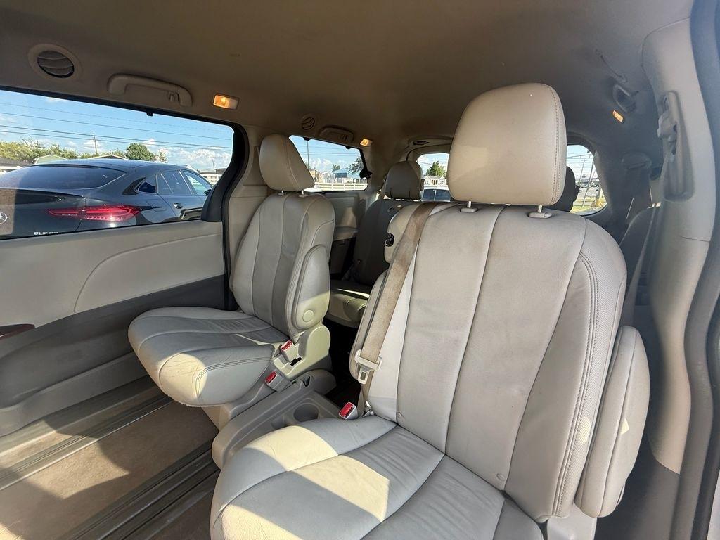 Toyota Sienna XLE FWD 8-Passenger V6 2014
