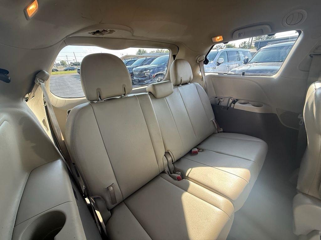Toyota Sienna XLE FWD 8-Passenger V6 2014