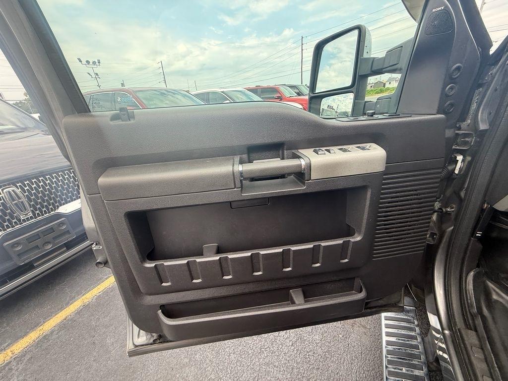 Ford F-250 SD Lariat Crew Cab 2WD 2013