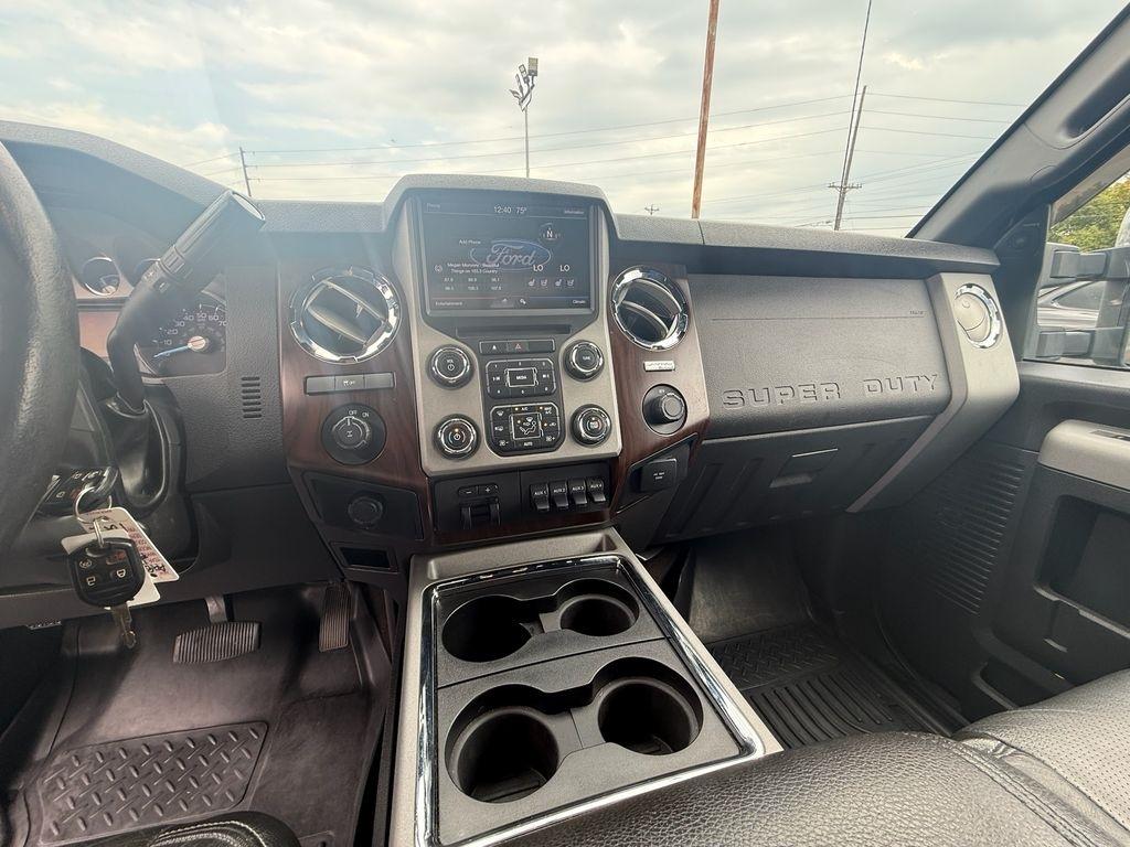 Ford F-250 SD Lariat Crew Cab 2WD 2013