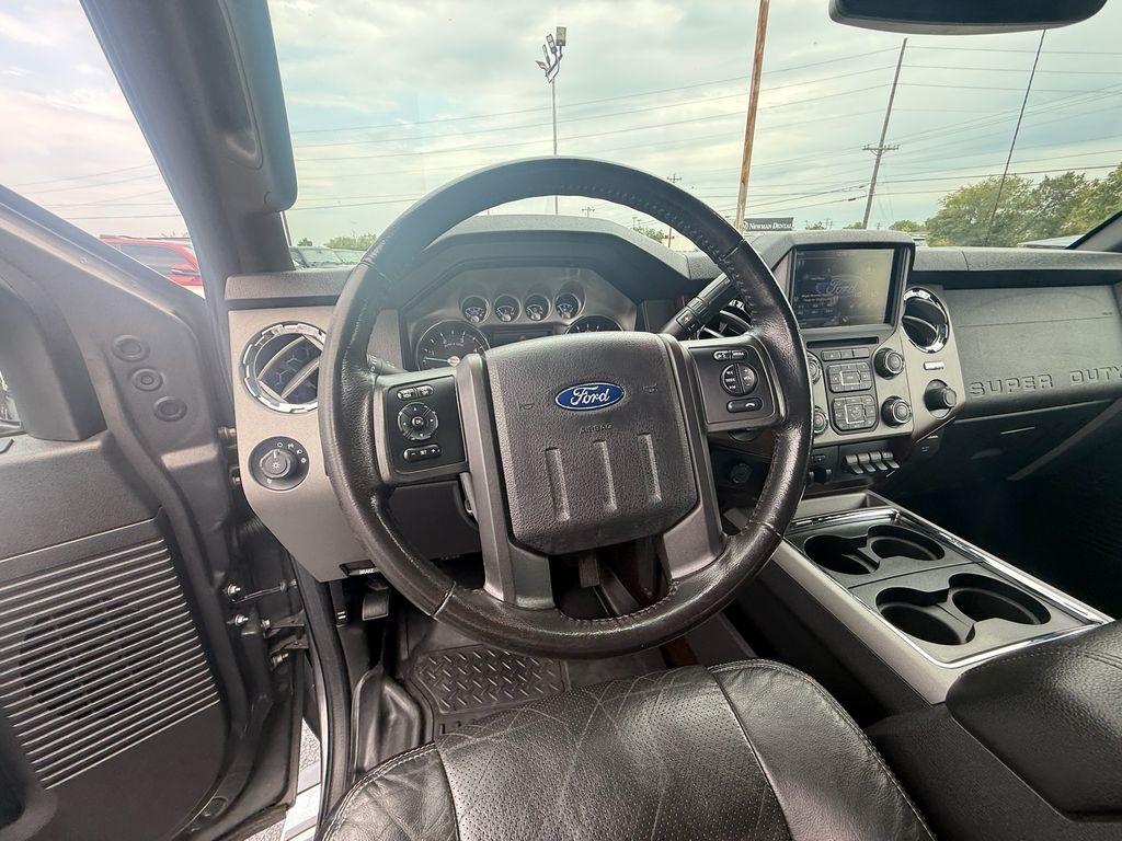 Ford F-250 SD Lariat Crew Cab 2WD 2013