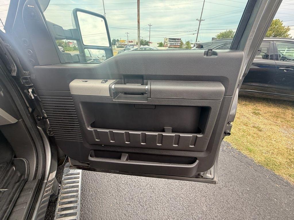 Ford F-250 SD Lariat Crew Cab 2WD 2013
