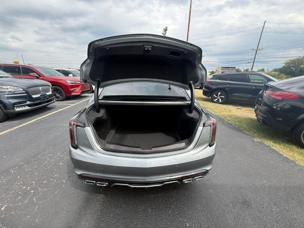 Cadillac CT5 V 2026