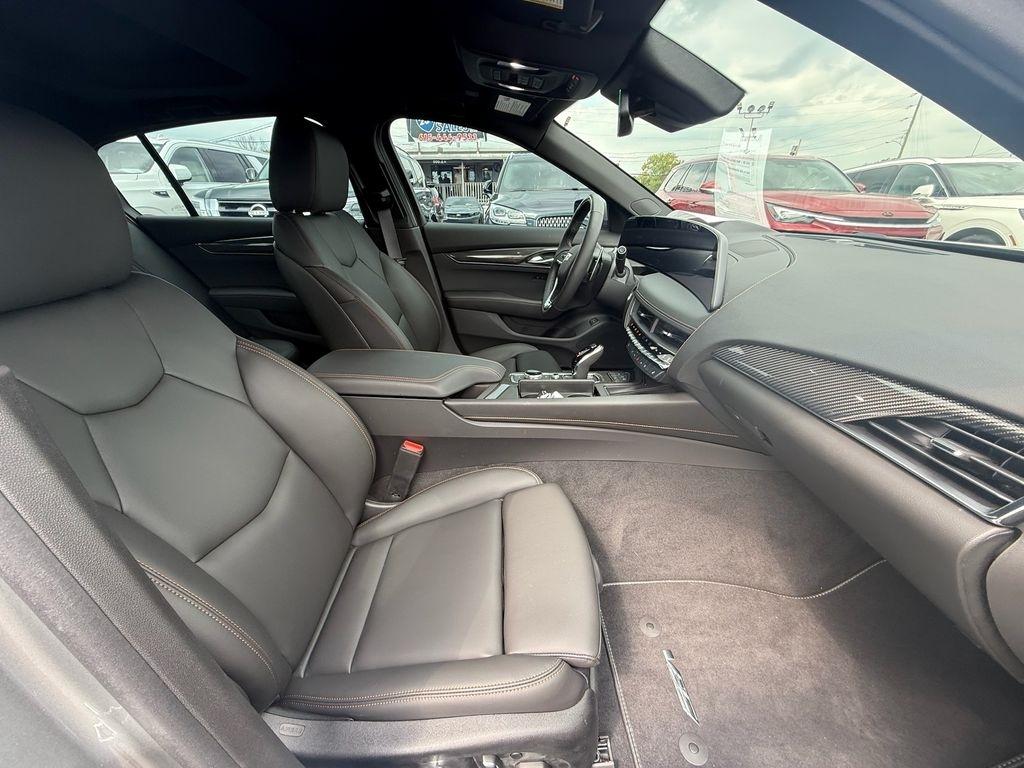 Cadillac CT5 V 2026