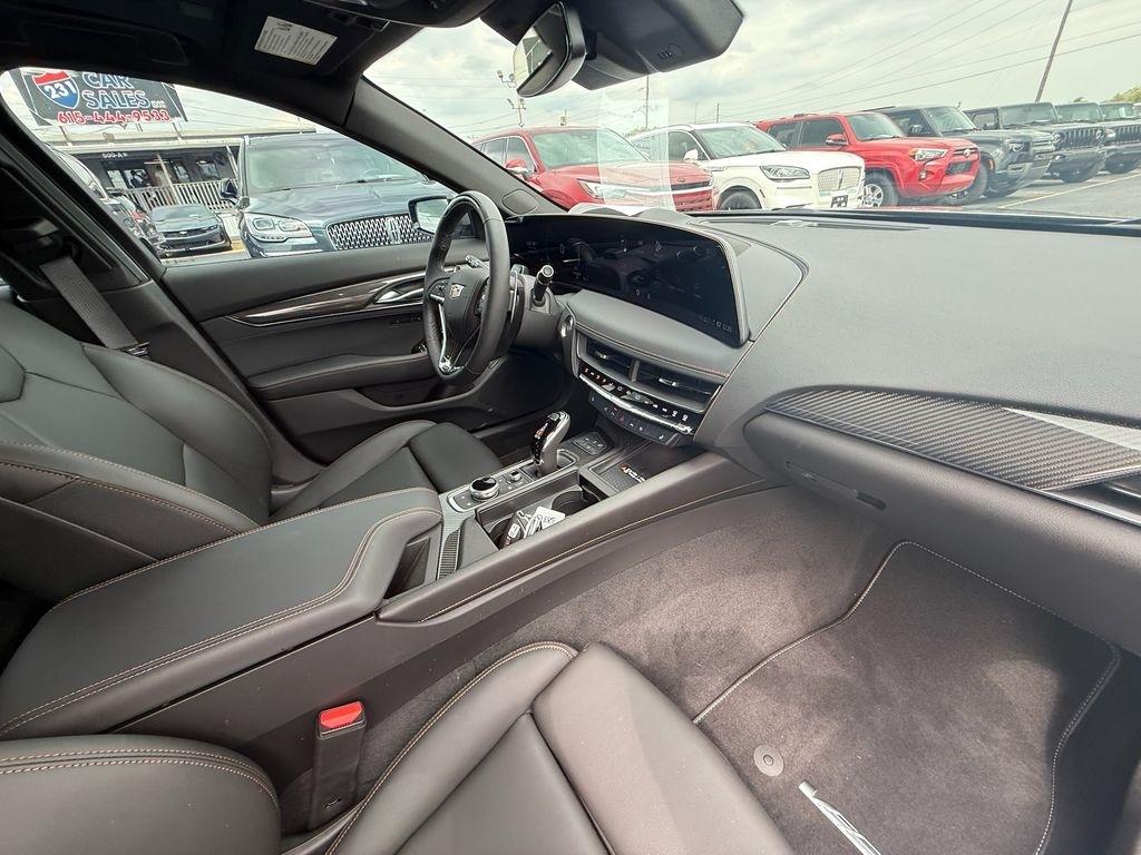 Cadillac CT5 V 2026