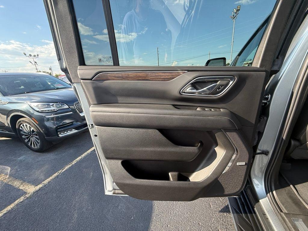 Chevrolet Suburban Premier 4WD 2023