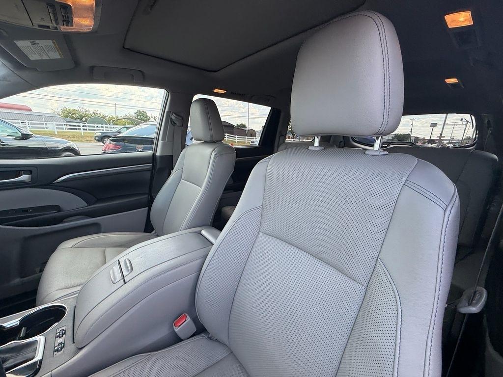 Toyota Highlander Limited AWD V6 2019
