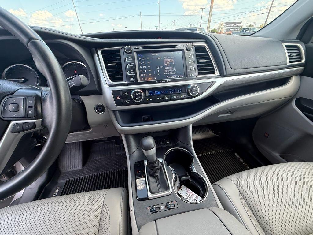 Toyota Highlander Limited AWD V6 2019