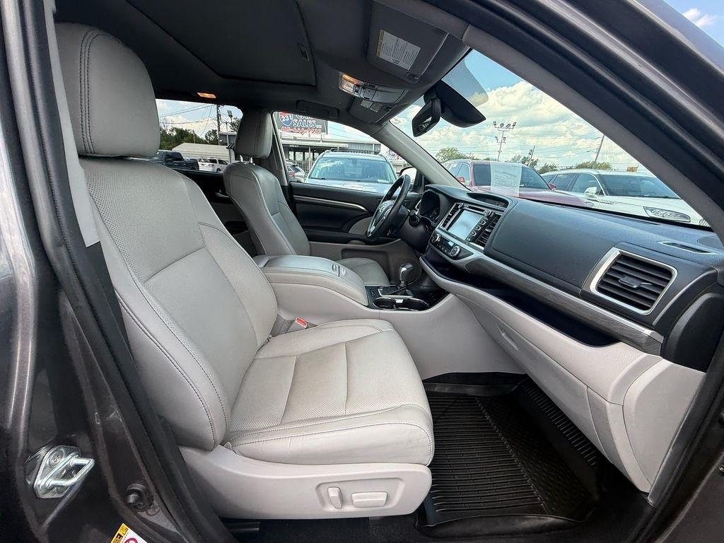 Toyota Highlander Limited AWD V6 2019