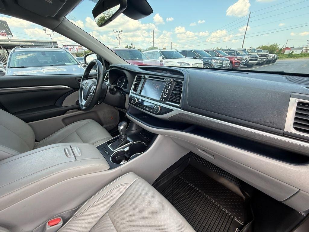 Toyota Highlander Limited AWD V6 2019