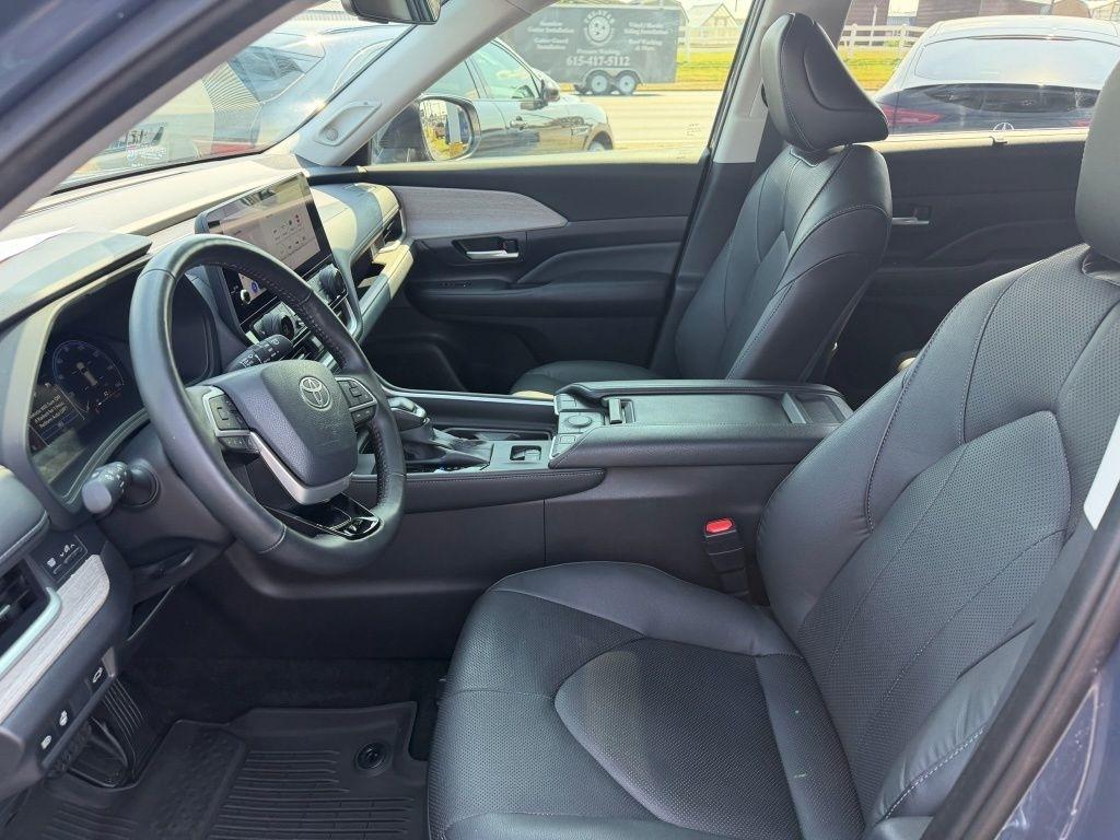 Toyota Grand Highlander Limited AWD 2025