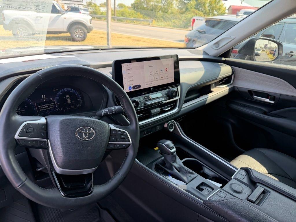 Toyota Grand Highlander Limited AWD 2025