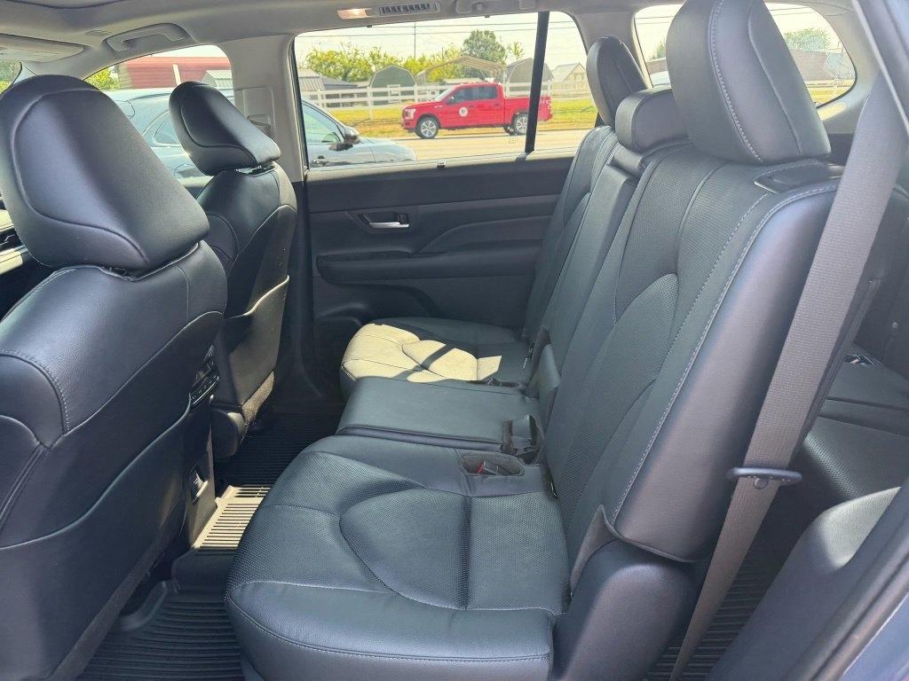Toyota Grand Highlander Limited AWD 2025