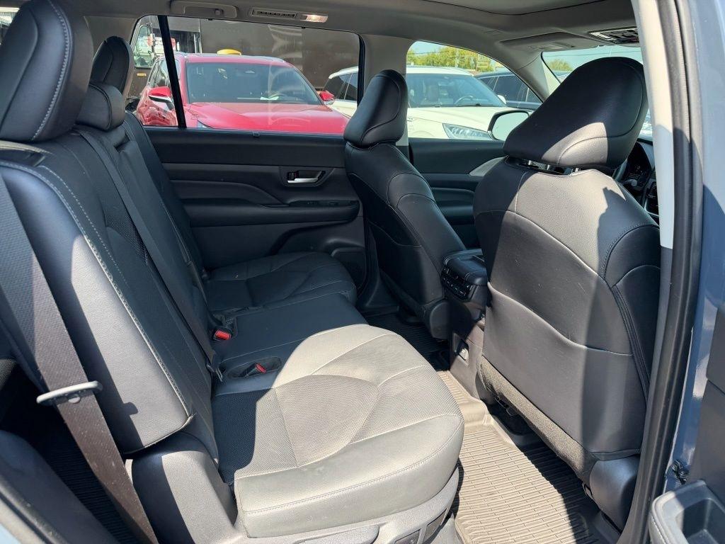 Toyota Grand Highlander Limited AWD 2025
