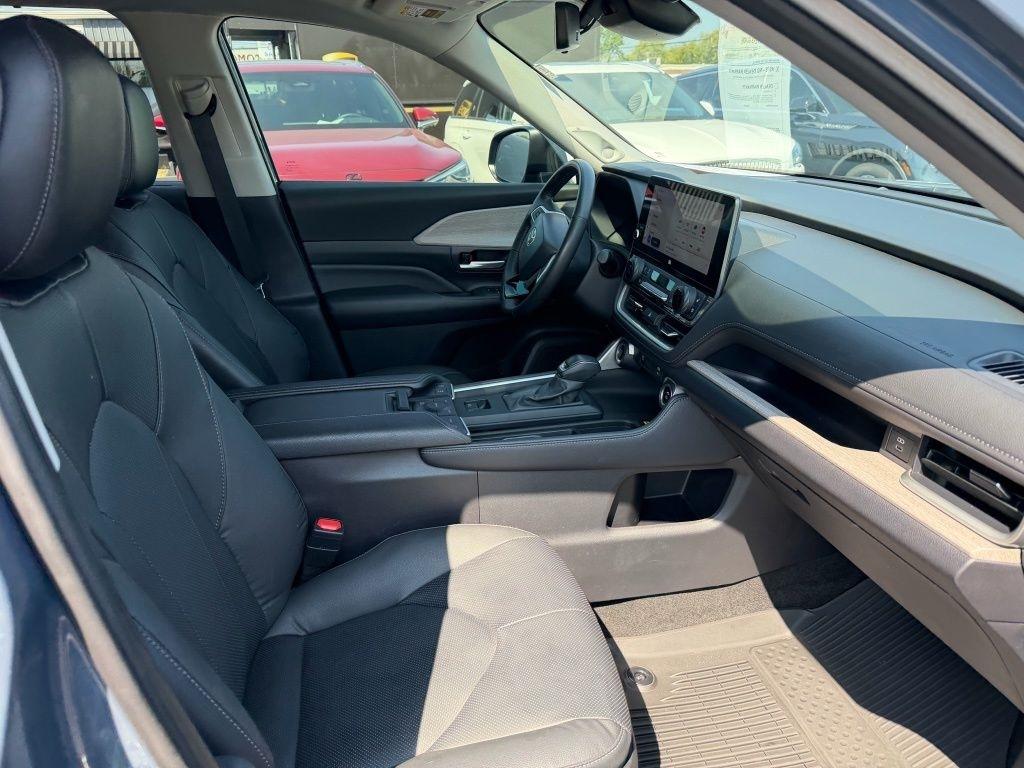 Toyota Grand Highlander Limited AWD 2025