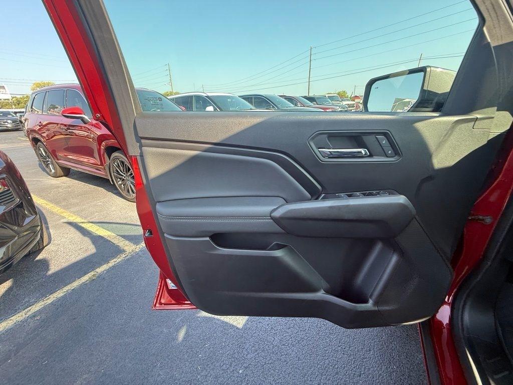 Chevrolet Colorado LT Crew Cab 2WD 2024