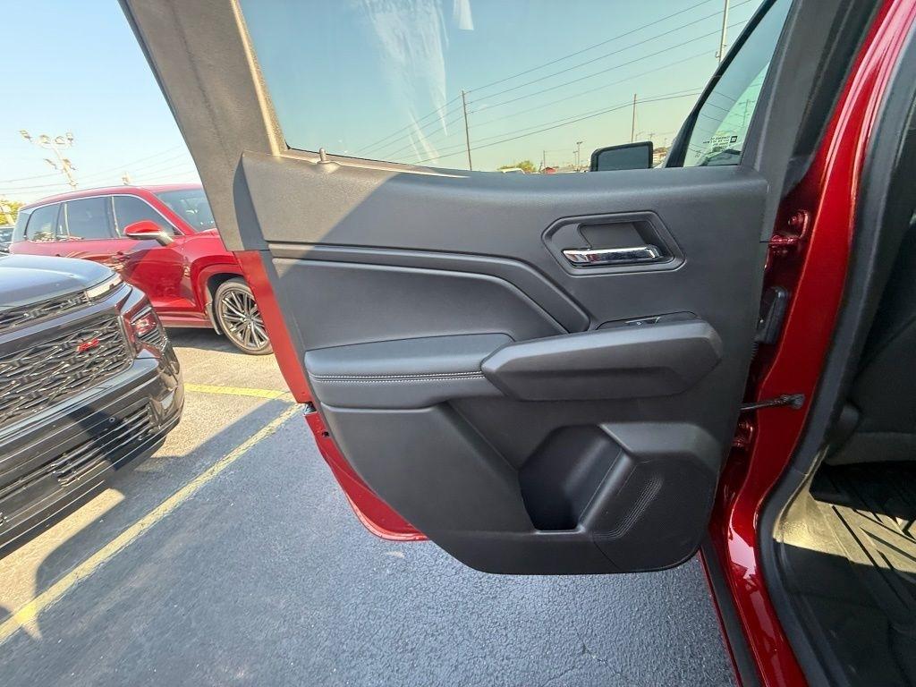 Chevrolet Colorado LT Crew Cab 2WD 2024