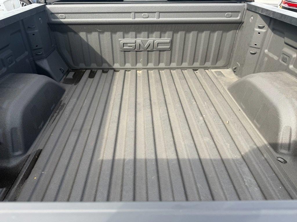 GMC Sierra 1500 SLT Crew Cab 4WD 2024