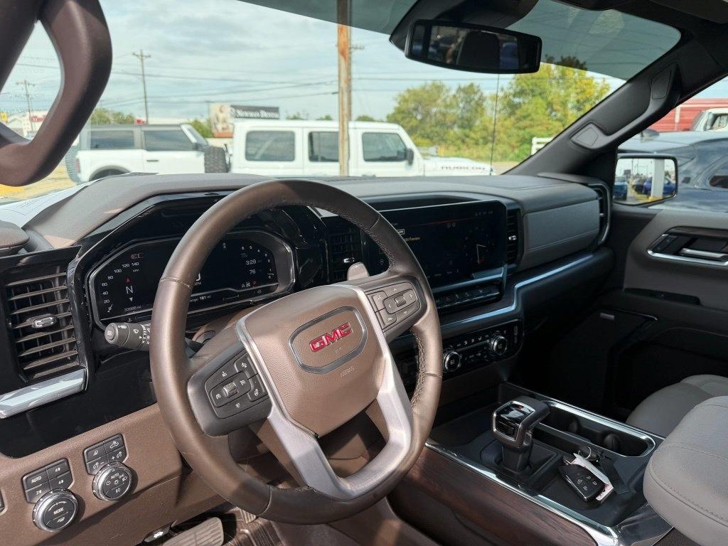 GMC Sierra 1500 SLT Crew Cab 4WD 2024