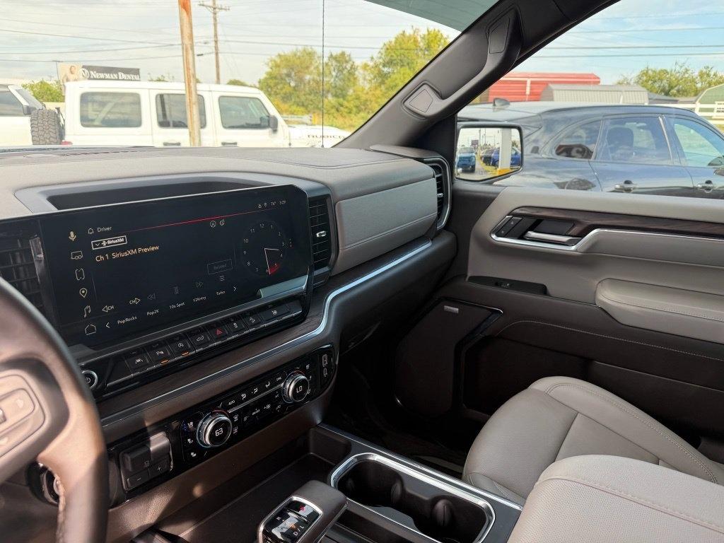 GMC Sierra 1500 SLT Crew Cab 4WD 2024