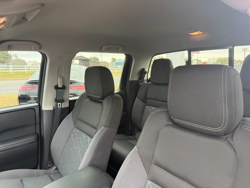 Nissan Frontier SV Crew Cab 4WD 2026