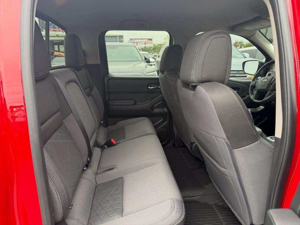 Nissan Frontier SV Crew Cab 4WD 2026