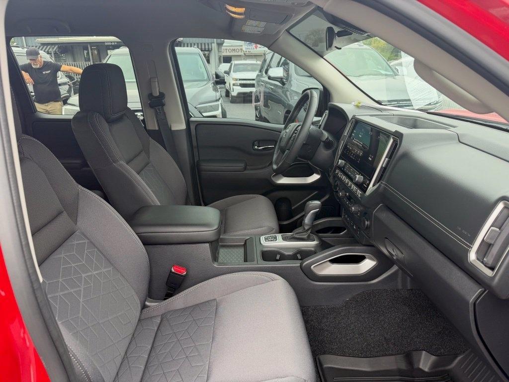 Nissan Frontier SV Crew Cab 4WD 2026