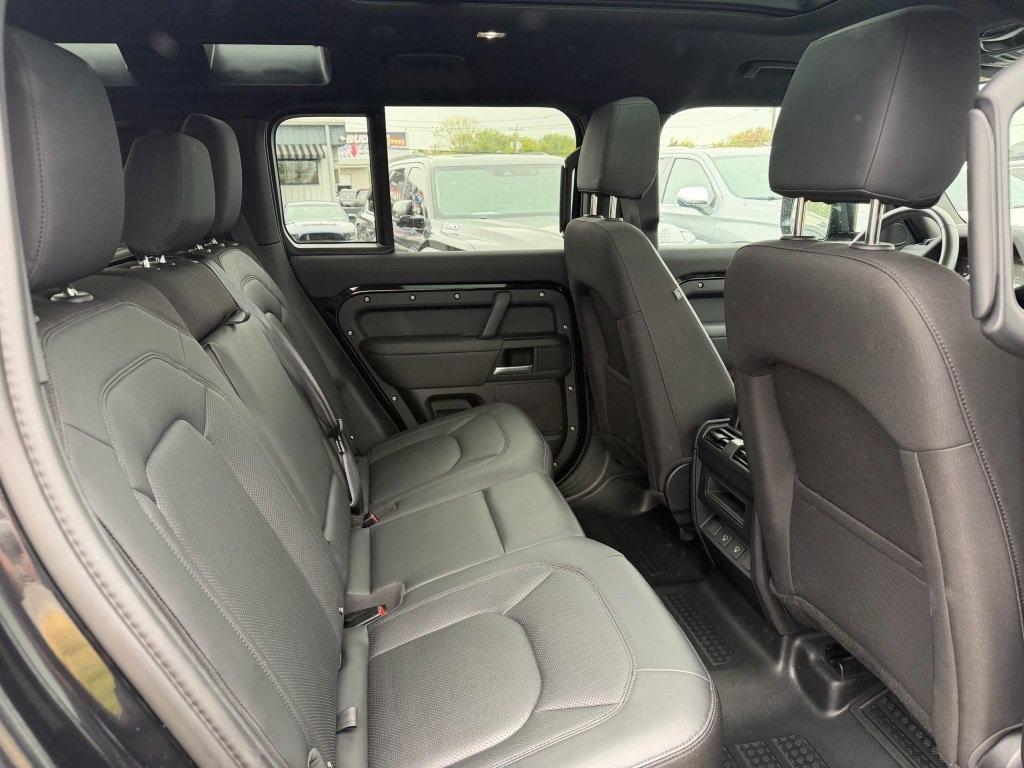Land Rover Defender P300 110 S 2025