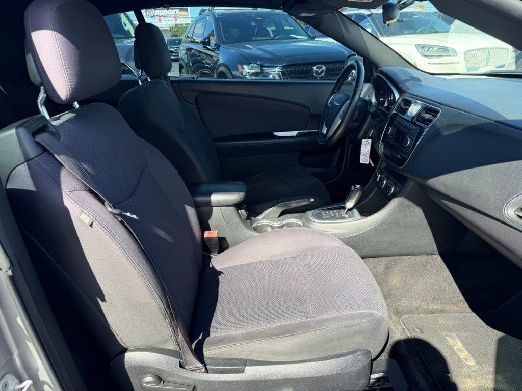 Chrysler 200 Touring Convertible 2013