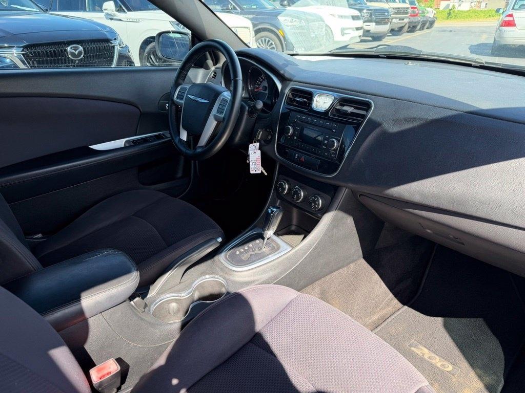 Chrysler 200 Touring Convertible 2013