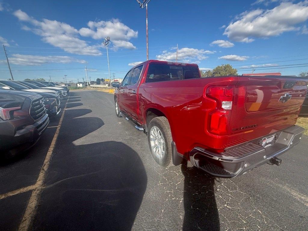 Chevrolet Silverado 1500 LTZ Crew Cab 4WD 2024