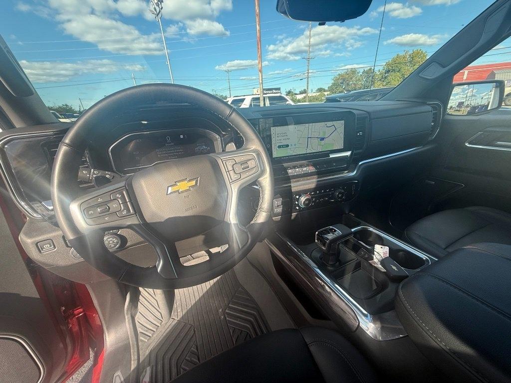 Chevrolet Silverado 1500 LTZ Crew Cab 4WD 2024
